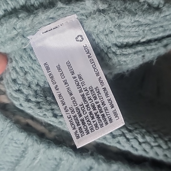 Universal Thread Sweater - Picture 5 of 5